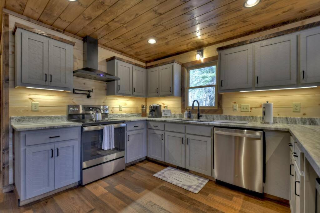 Rosewood Retreat - Hot Tub Fire Pit Pool Table Villa Blue Ridge Buitenkant foto